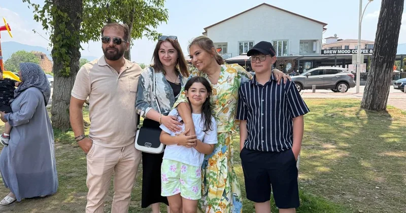 Sahnede sorun yaşadığı iddia edilmişti! Demet Akalın dan minik hayranına jest