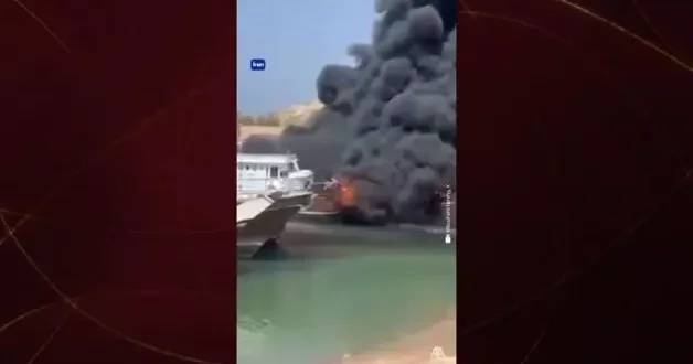 Hürmüz boğazında tekneler alev alev yandı
