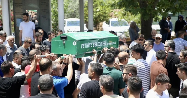 Muğla da kanyonda başına taş düşmesi sonucu vefat eden çocuk defnedildi Muğla Haberleri