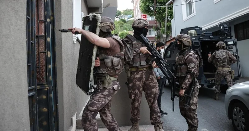 İnterpol kırmızı bültenle arıyordu: İstanbul da yakalandılar Sözcü Gazetesi