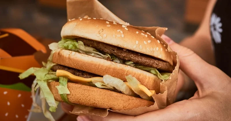 Türkiye de yediği hamburgerin fiyatı İngiltere de gündem oldu Sözcü Gazetesi