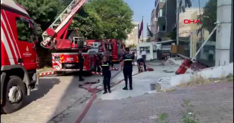 Yenibosna da 4 katlı iş merkezinin çatısında yangın