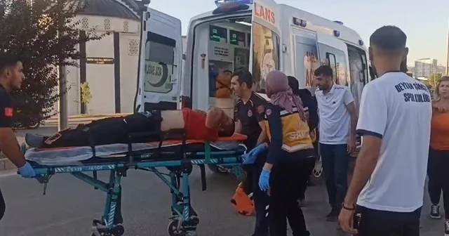 Seyir halindeki minibüsten düşüp, ağır yaralandı Elazığ Haberleri