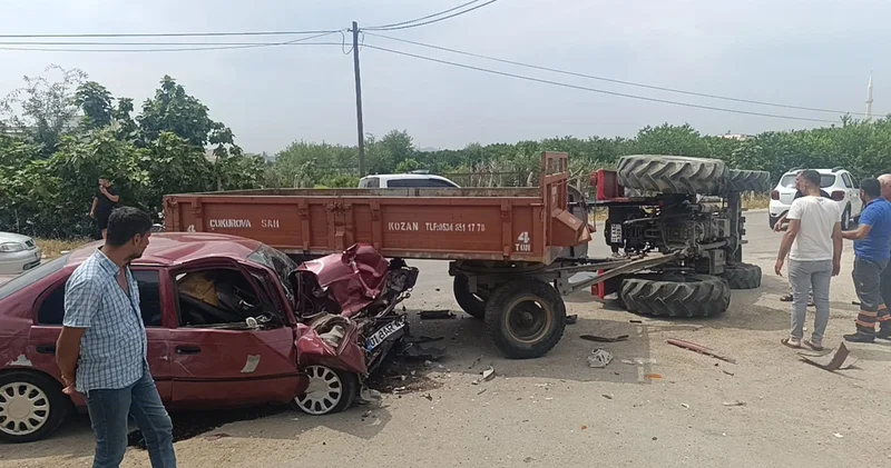 Otomobille çarpışan traktör devrildi: 2 yaralı