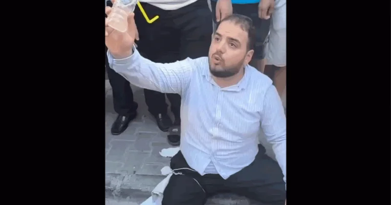 Camide müezzine bıçaklı saldırı!