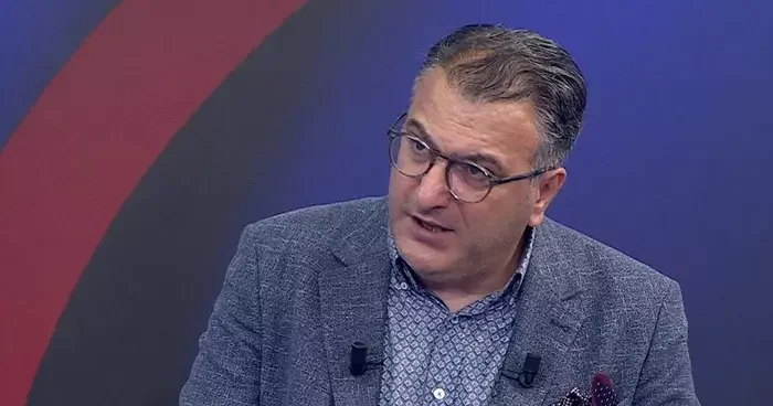 PKK nın silah bırakmasıyla birlikte Genel Af sorusu gündem oldu! Cem Küçük canlı yayında Hayatın gerçeğidir diyerek açıkladı