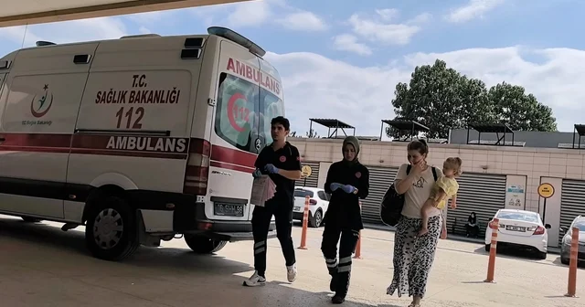 Otomobil bariyere çarptı; 2 si çocuk, 4 yaralı Bursa Haberleri