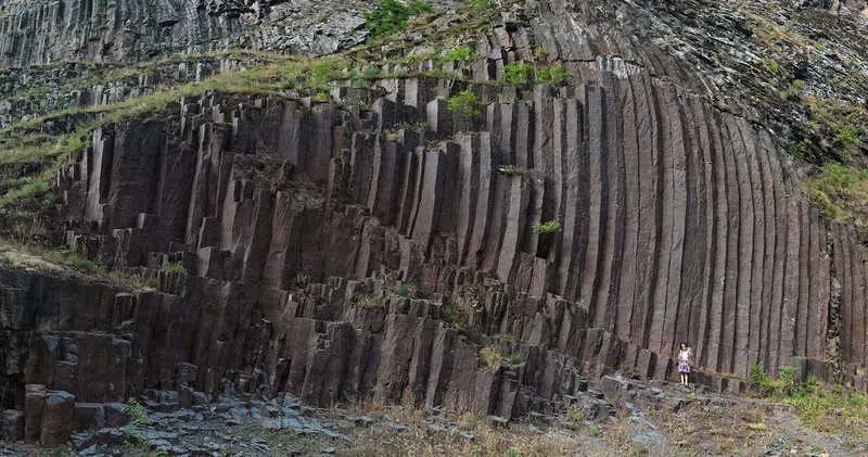 Artvin deki bazalt kayalıkları ziyaretçi akınına uğruyor