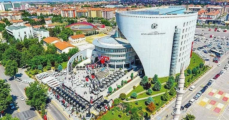 Malatyalılar belediyeye yürümeye başladı