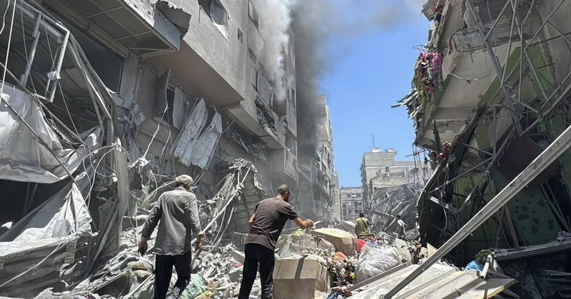Soykırımcı İsrail, Gazze de son 48 saatte 250 noktaya hava saldırısı düzenledi