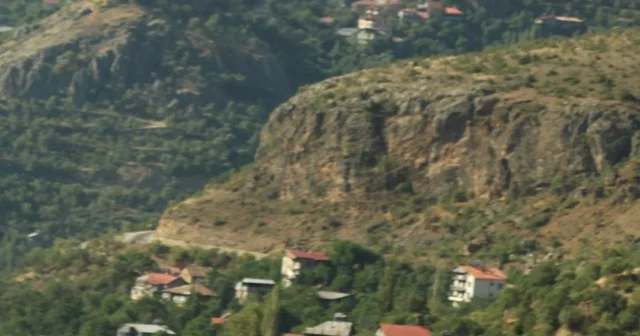 Hızı 220 kilometreye ulaşan yarasa atlayışı nefes kesti Erzincan Haberleri