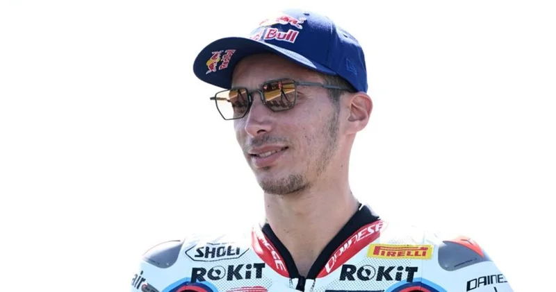 Razgatlıoğlu, İngiltere de ilk yarışı kazandı Motor Sporları Haberleri