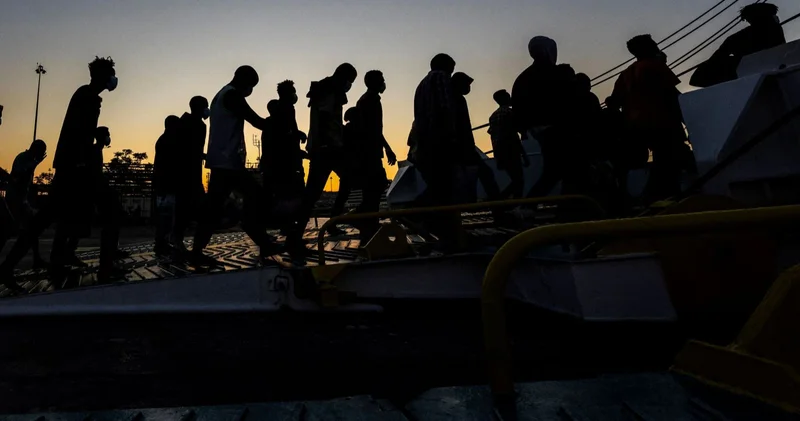 Yunanistan Kuzey Afrika dan gelen göçmenleri göz altına alacak