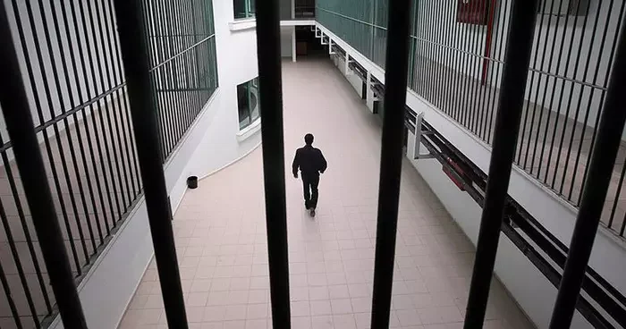 Dünyanın en huzurlu ülkelerindendi, hapishanelerinde yer kalmadı! Mahkumlar başka ülkeye gönderilecek