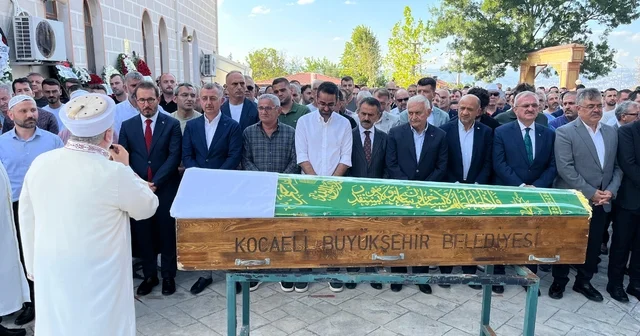 Binali Yıldırım, Cumhurbaşkanı eski danışmanı Serim in babasının cenazesine katıldı Kocaeli Haberleri