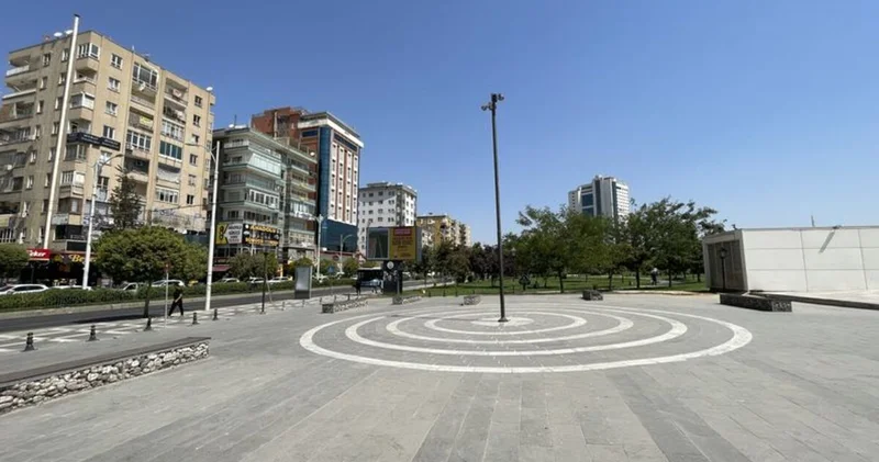 Caddeler sokaklar boş kaldı... Termometre 53 dereceyi gördü SON DAKİKA HABERİ