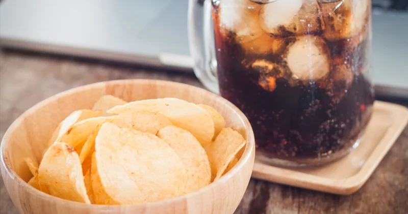 Pringles, Türkiye pazarına geri döndü; fiyatı tartışma yarattı