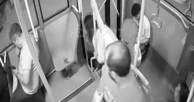 Kastamonu da özel halk otobüsü şoförü epilepsi nöbeti geçiren yolcuyu hastaneye ulaştırdı VİDEO İZLE