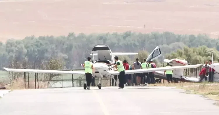 Uçak arızalandı! Pilot: Gerekirse Büyükçekmece Gölü’ne iniş yapacağım