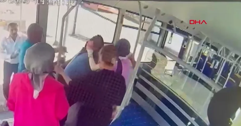 Otobüste fenalaşan yolcuya müdahale kamerada