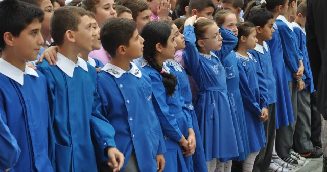 Yeni okul kıyafetleri nasıl olacak? Tek tip kıyafet geri mi geldi? Bakan Tekin açıkladı Son Dakika Haberleri