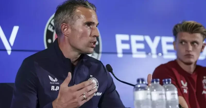 Robin Van Persie: I respect Fenerbahçe