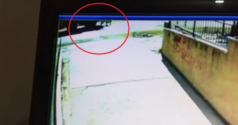 Hafriyat kamyonunun altında kalarak can verdiler! Kaza güvenlik kameralarına yansıdı