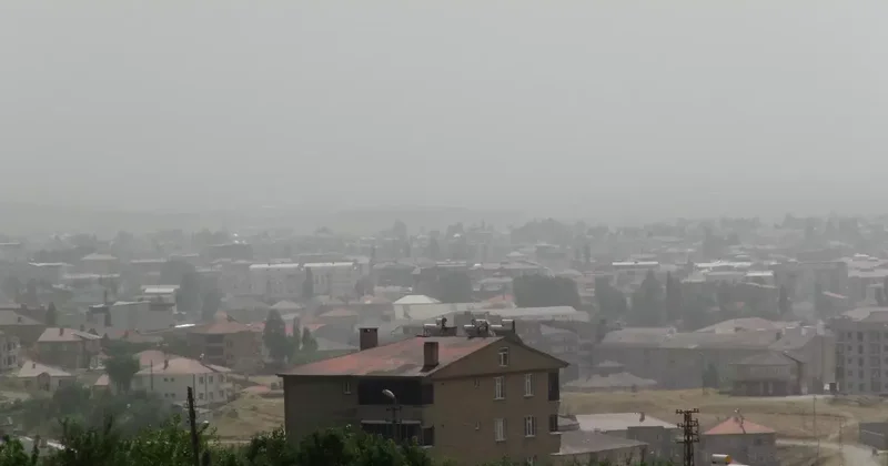 İlçede göz gözü görmüyor! Cudi ve Gabar dağları kayboldu