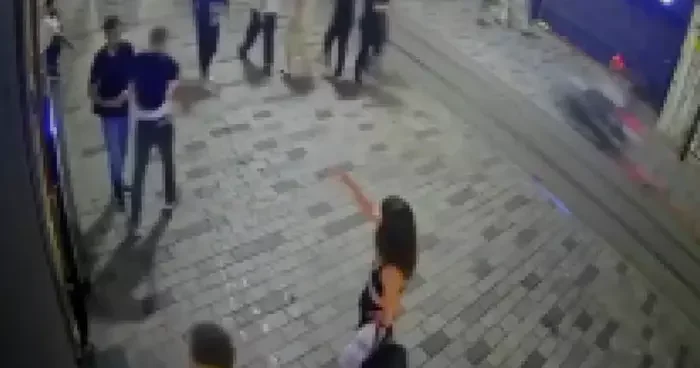 Kıskançlık krizinden 3 kişiyi yaraladı! Sevgilisine ve yakınlık kurduğu kadına bıçakla saldırdı