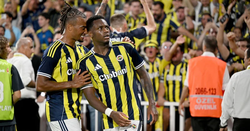 Fenerbahçe Feyenoord: 5 2 (MAÇ SONUCU) Fenerbahçe Şampiyonlar Ligi nde play off ta Futbol Haberleri