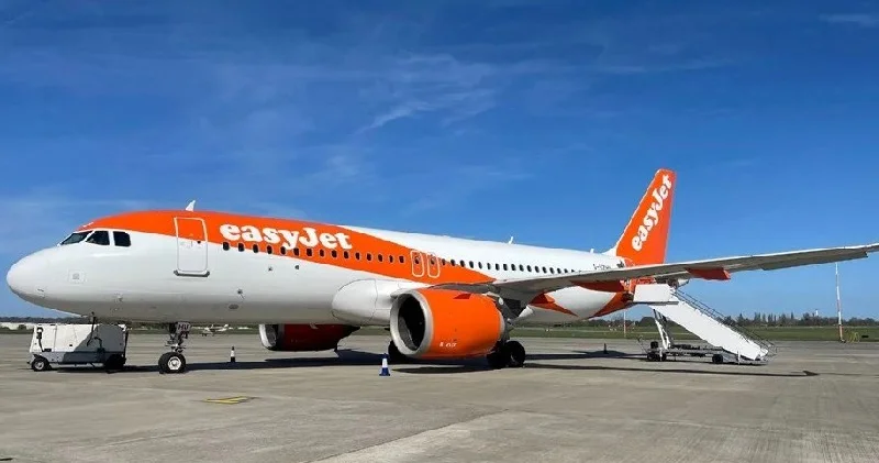 Sarhoş ve çıplak yakalanan pilot görevinden uzaklaştırıldı