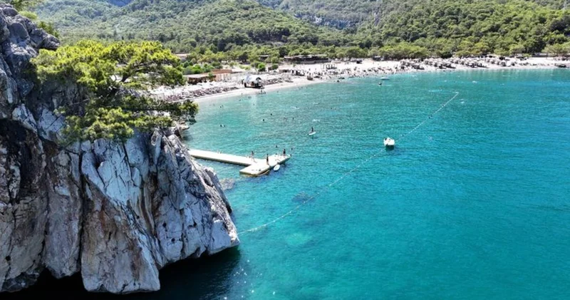 Antalya nın turkuaz sularına saklanan deniz mağarası