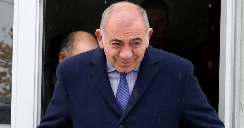 Milletvekillerine biber gazı sıkıldı kayyum demokrasiden bahsetti