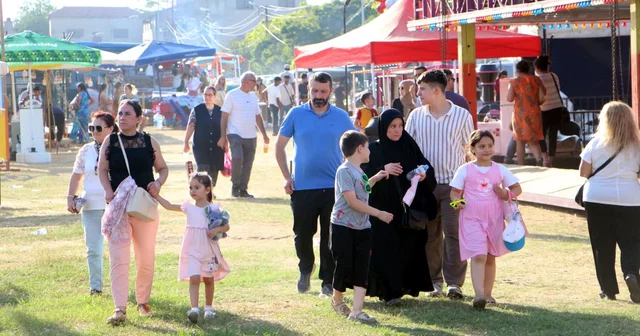 115 yıllık panayırda, ev ortamına çevirdikleri traktör kasalarında konaklıyorlar Kırklareli Haberleri