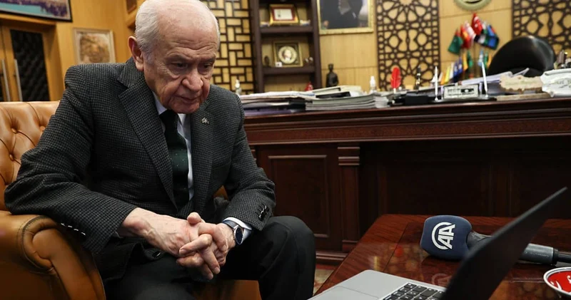 Bahçeli sosyal medyayı susturmak için kökten çözüm önerdi!