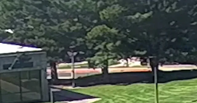 Görüntüleri FBI yayınladı: Charlie Kirk’i vuran saldırgan çatıdan çatıya atlayarak böyle kaçmış VİDEO İZLE