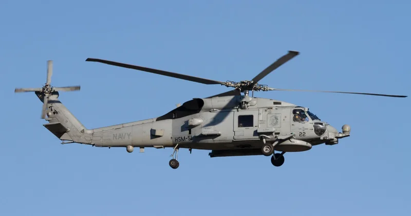 ABD Donanması’na ait bir helikopter Venezuela kıyılarına yaklaştı