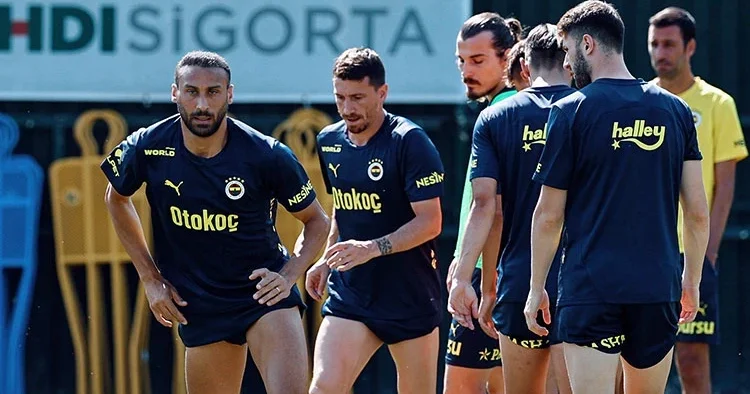 Fenerbahçe de transferin son günü ayrılık! 2 kulüp devrede