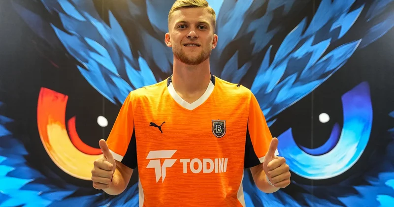 Başakşehir, Polonyalı milli futbolcu Jakub Kaluzinski yi transfer etti
