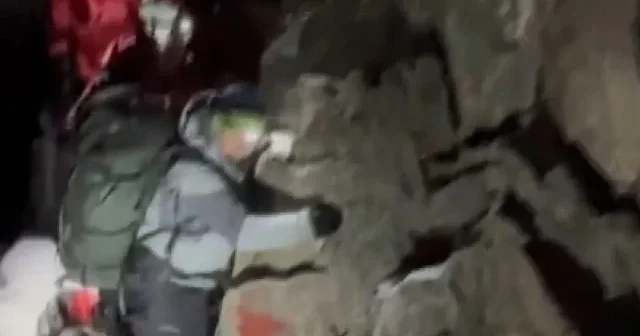 Kaçkar ın zirvesinde 12 saatlik kurtarma operasyonu kaybolan turistlerin kamerasına yansıdı VİDEO İZLE