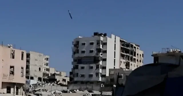İsrail savaş uçaklarının Gazze’deki binayı bombalama anları görüntülendi VİDEO İZLE
