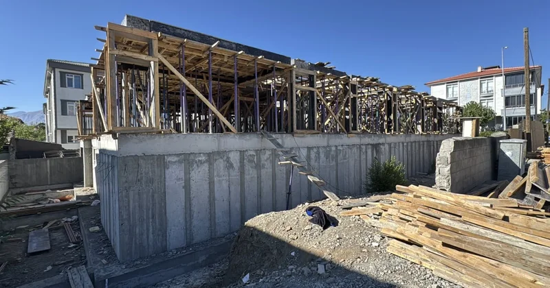 Erzincan’da inşaattan düşen işçi yaşam mücadelesi veriyor Sözcü Gazetesi