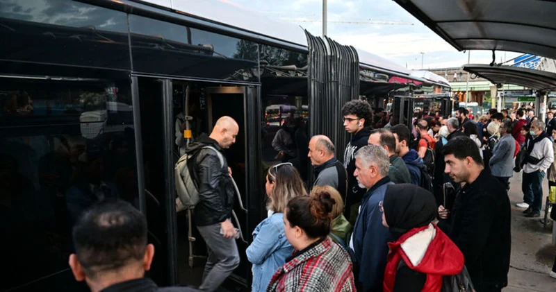 İBB de toplu taşıma, okul servisi ve otaparka zam Son dakika haberleri