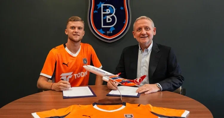 Jakub Kaluzinski resmen Başakşehir de!