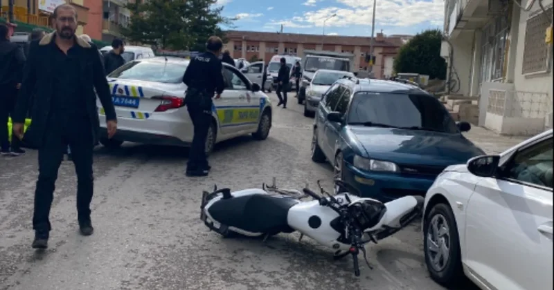 Dur ihtarına uymayan motosikletli, 2 polise çarptı Sözcü Gazetesi