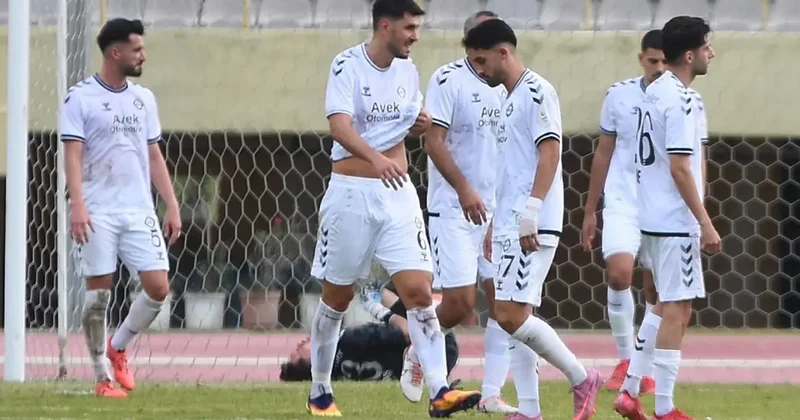 Altıncı maçta da galibiyet gelmedi! Altay darmadağın oldu