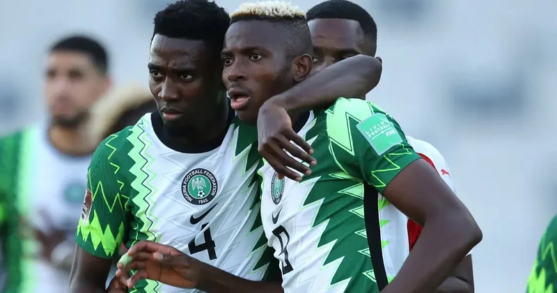 Havada korku dolu anlar! Osimhen ve Ndidi yi taşıyan uçak acil iniş yaptı