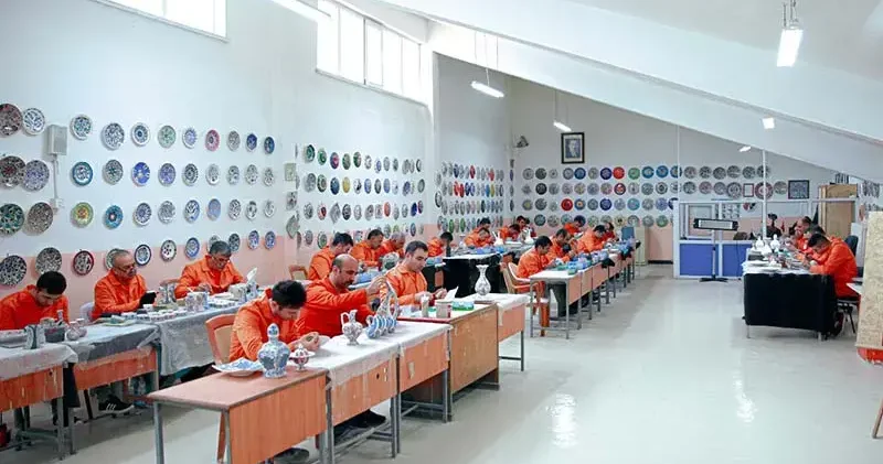 Adalet Bakanlığı: 70 bin tutuklu ve hükümlü, İşyurdu Müdürlüklerinde üretim yapıyor