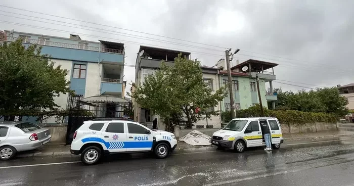 Yer: Kayseri! Evin çatısından beton zemine düştü, yaralandı