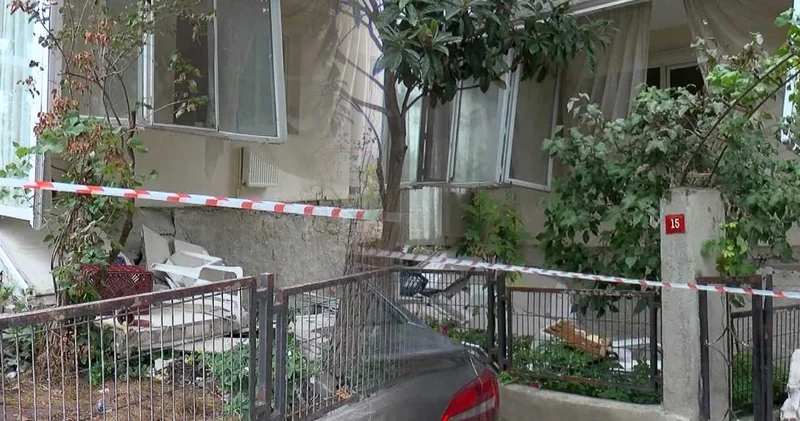 Avcılar’da korkunç anlar! Binanın balkonu çöktü: 1 yaralı